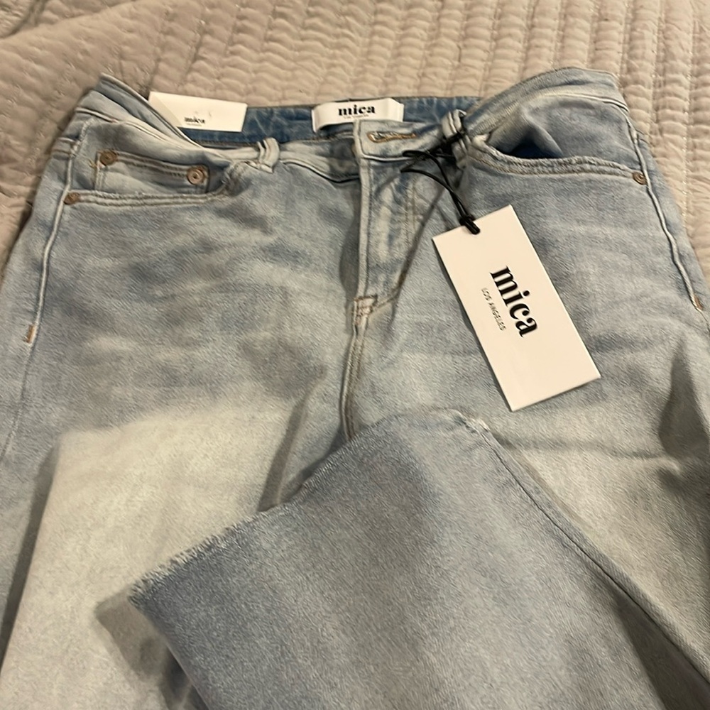 mica high rise cropped jeans size 27.
BNWT